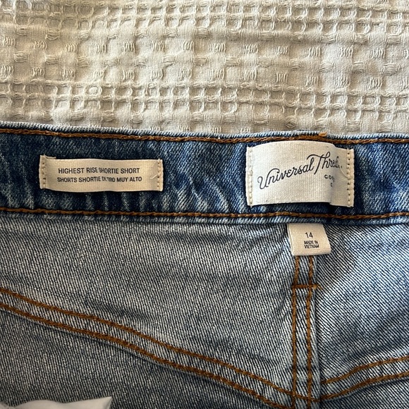 Highest rise Shorty, short by universal thread - Picture 2 of 3